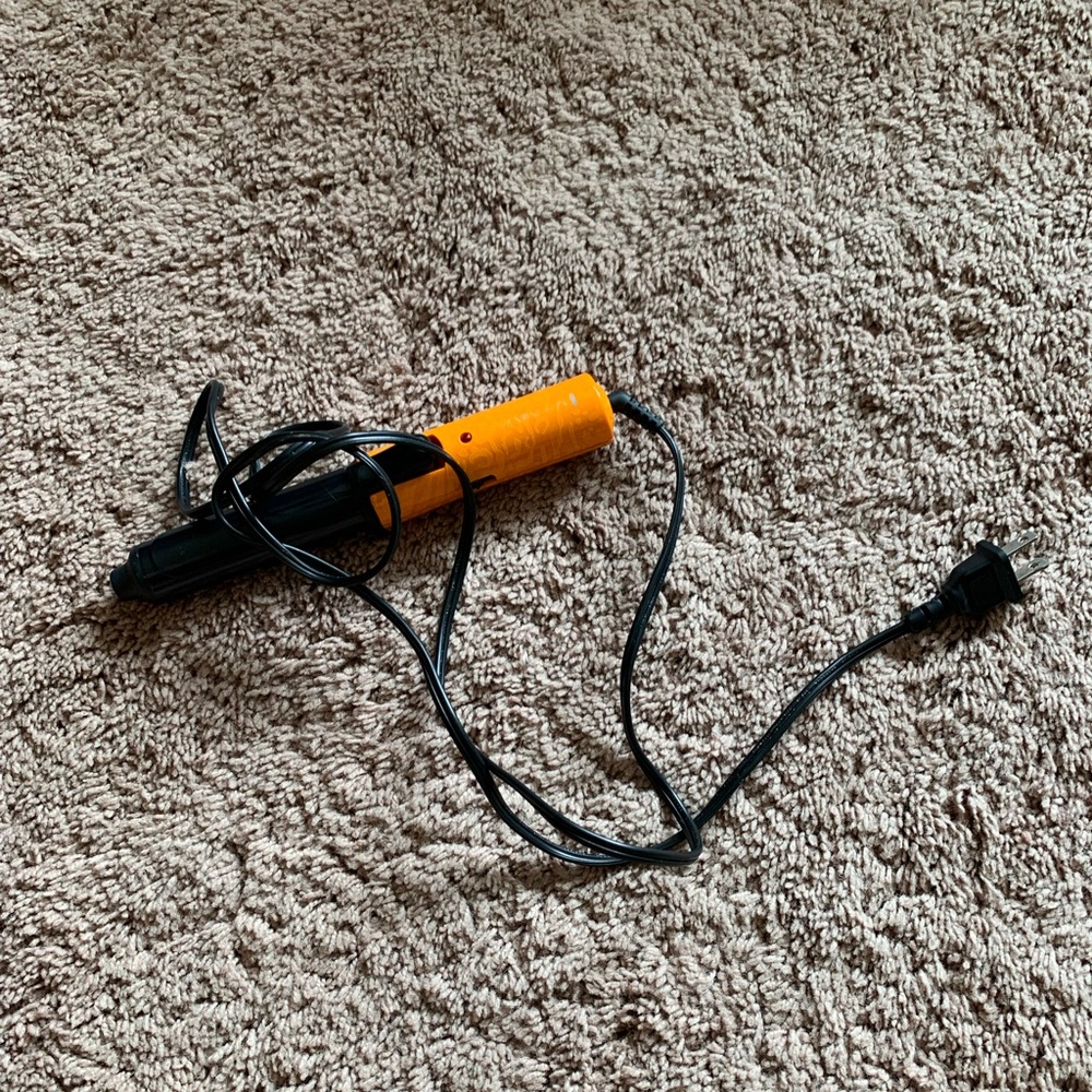 Mini curling iron